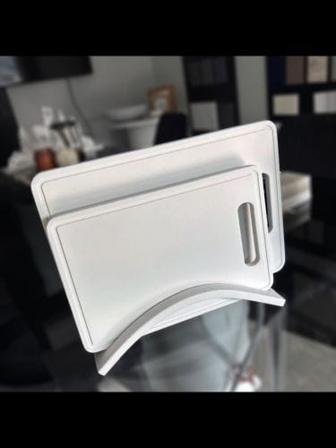 duza_deska_do_krojenia_z_rowkiem_z_materialu_solid_surface.jpg