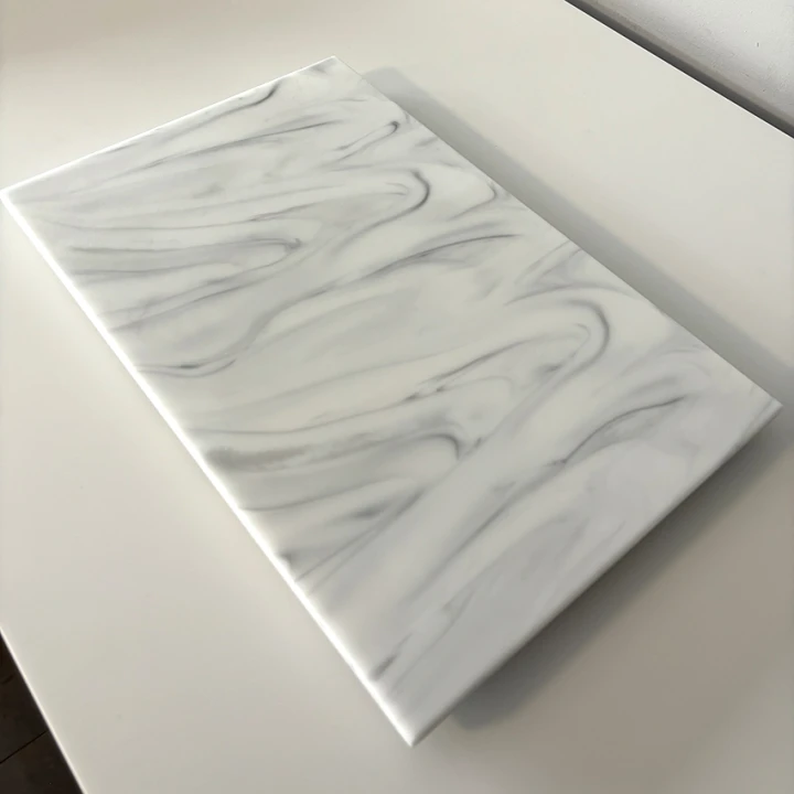 Patera_44x29_cm_w_stylu_marmuru_do_nowoczesnej_kuchni_i_jadalni.jpg