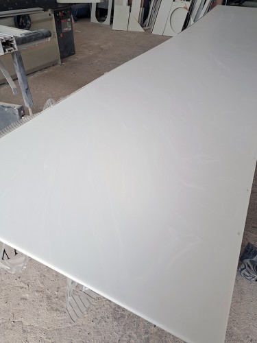 Venero-White-zdjecie-slabu.jpg