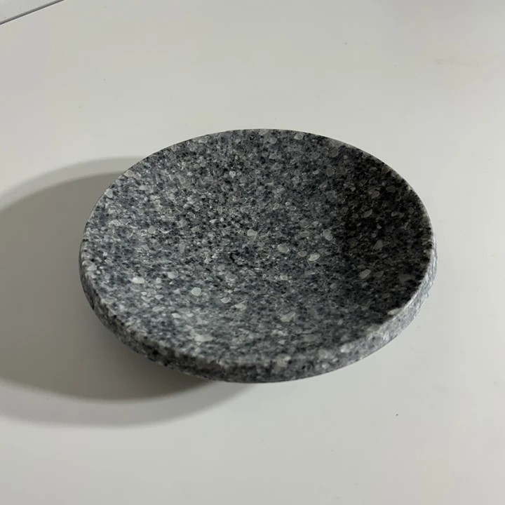 okragla-misa-z-kompozytu-mineralnego-solid-surface-staron-zenith.JPG