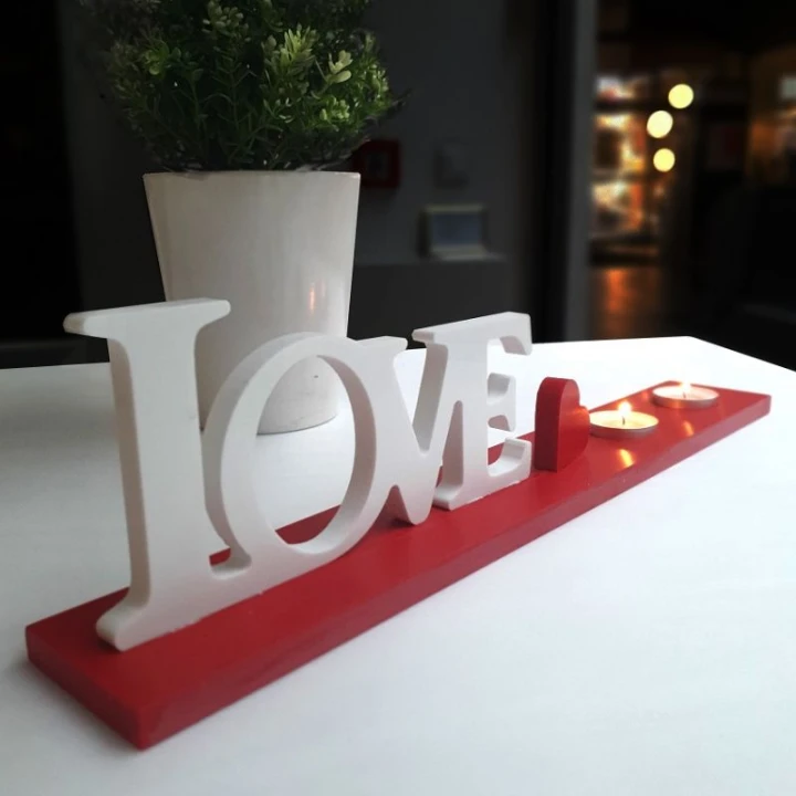 bialy-swiecznik-z-napisem-love-na-dwie-swieczki-tealight.jpg