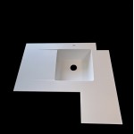 Niewielki blat ze zintegrowanym zlewozmywakiem – kompaktowy i wszechstronny (100x89x1.2cm)